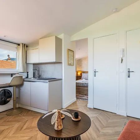 12, Boulevard Jean Jaures - * ニース